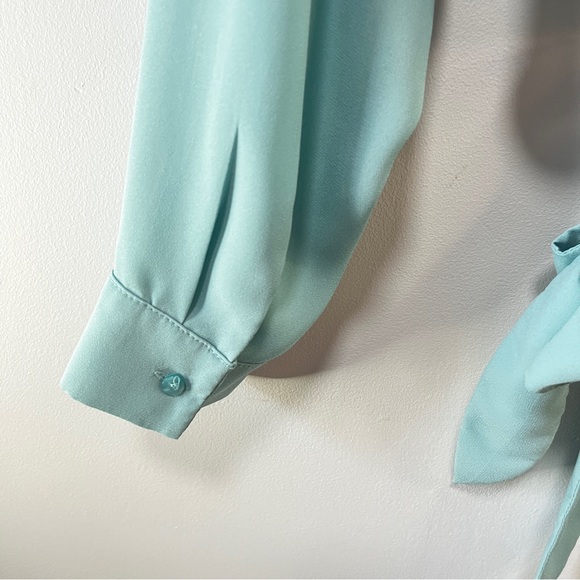 Forever 21 Sheer Crop Top Size Medium - Picture 6 of 8